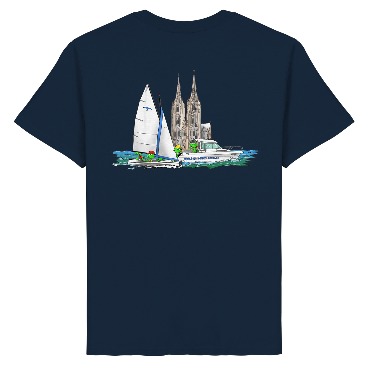 Segeln und MOBO fahren vorm Dom – MONSTAs können das - Organic Basic Shirt